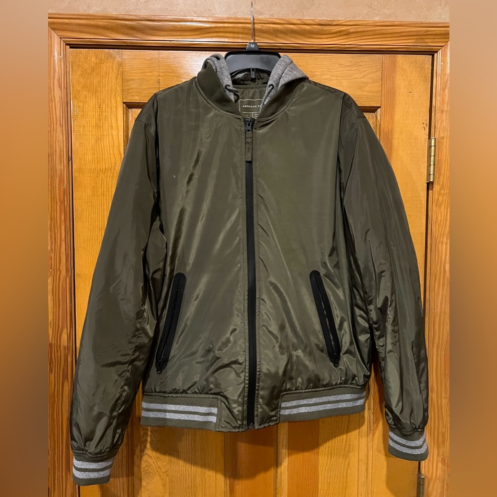 Men’s American Eagle performance outerwear with jersey hood size L
